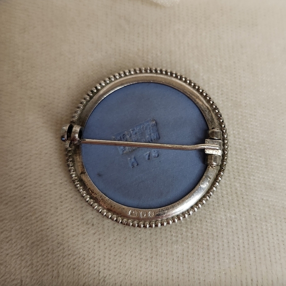 Wedgewood Silver Cupid Cameo Brooch - Picture 4 of 9